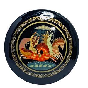 Russian Lacquer Hand Painted On Wood Horse Drawn Sleigh Brooch Signed (5566)
